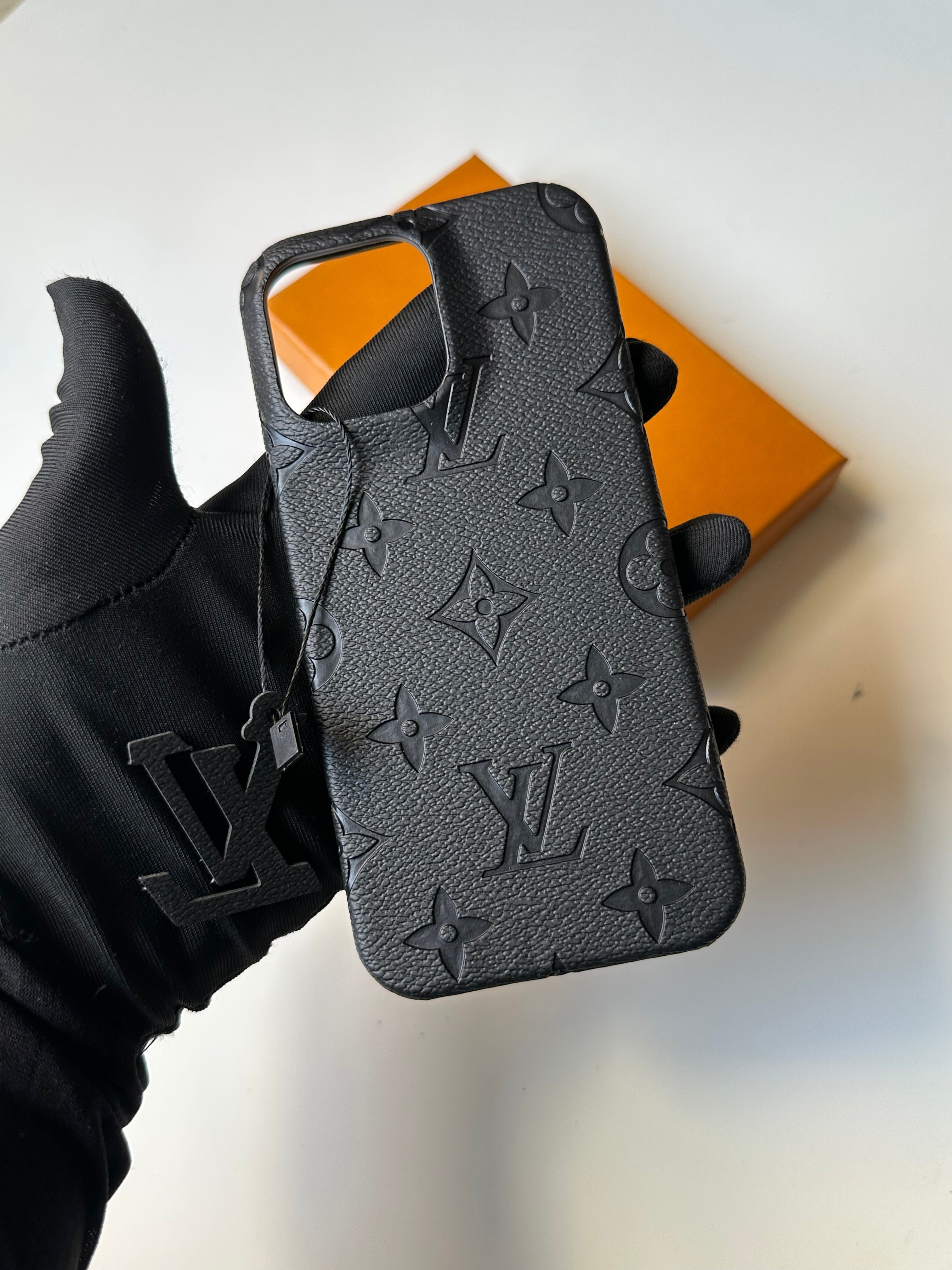 Branded LV Case ®️